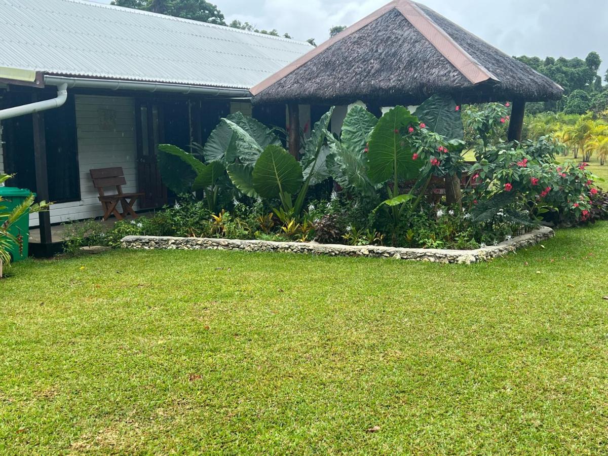 Island View Cottages Luganville Bagian luar foto